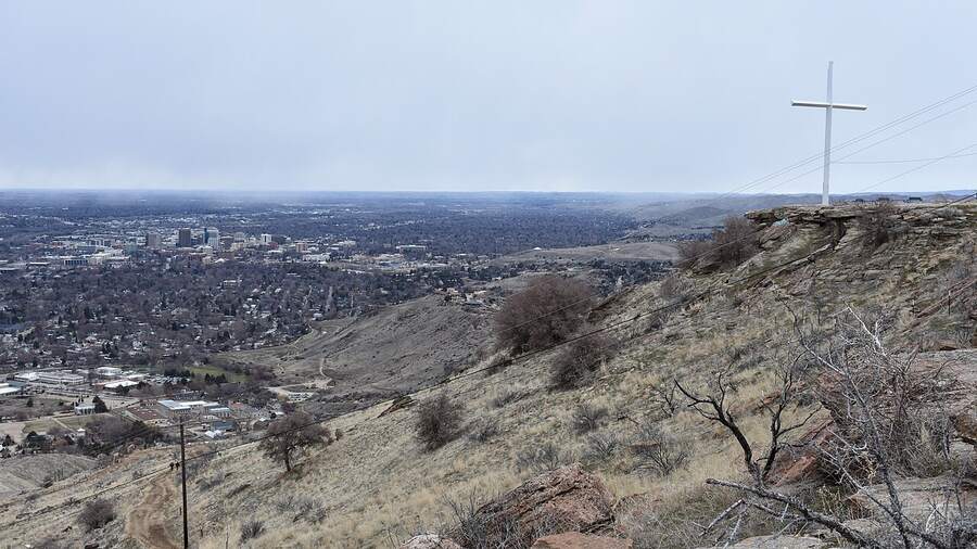 View over Boise from the Table Rock cross in the foothills