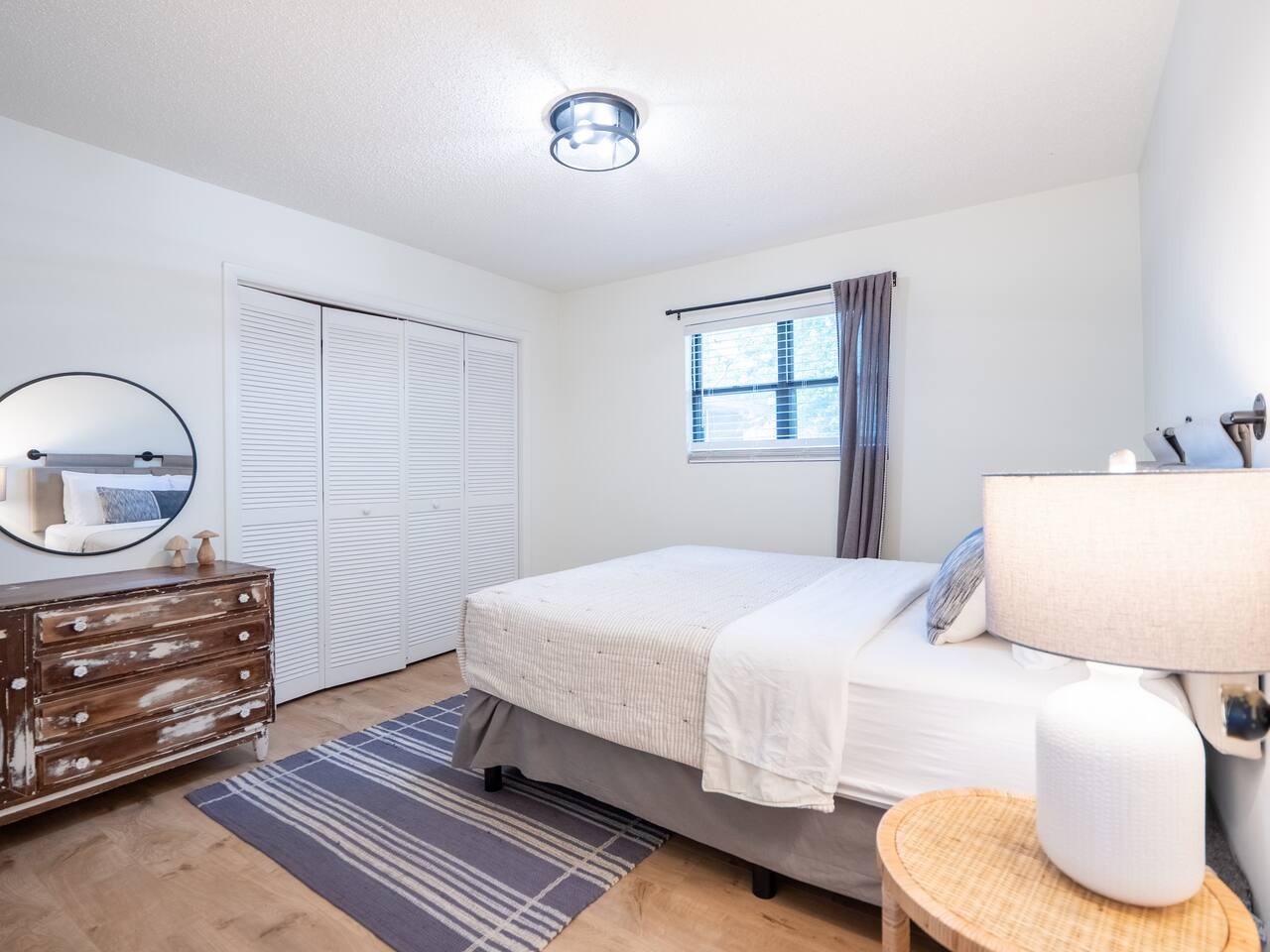 Queen Bedroom with 1 queen bed