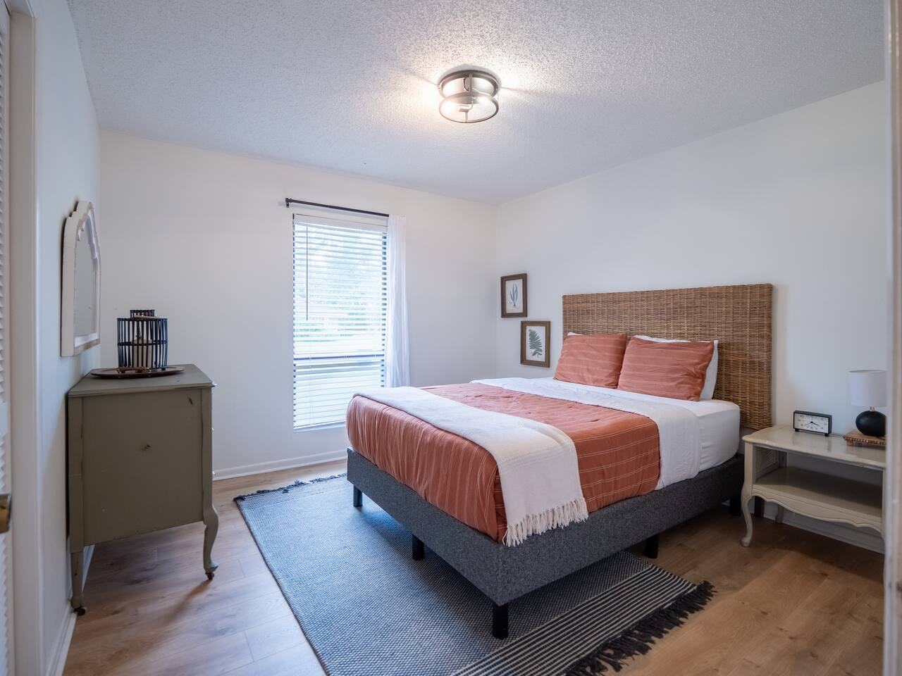 Second Queen Bedroom with 1 queen bed